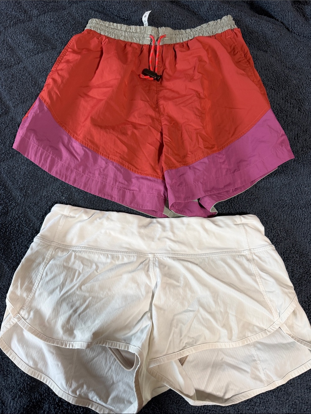 Lululemon shorts bundle of 3 size 4 - Picture 4 of 5